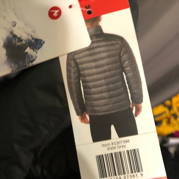 Marmot 700 fill Puffer size Medium - Picture 8 of 9